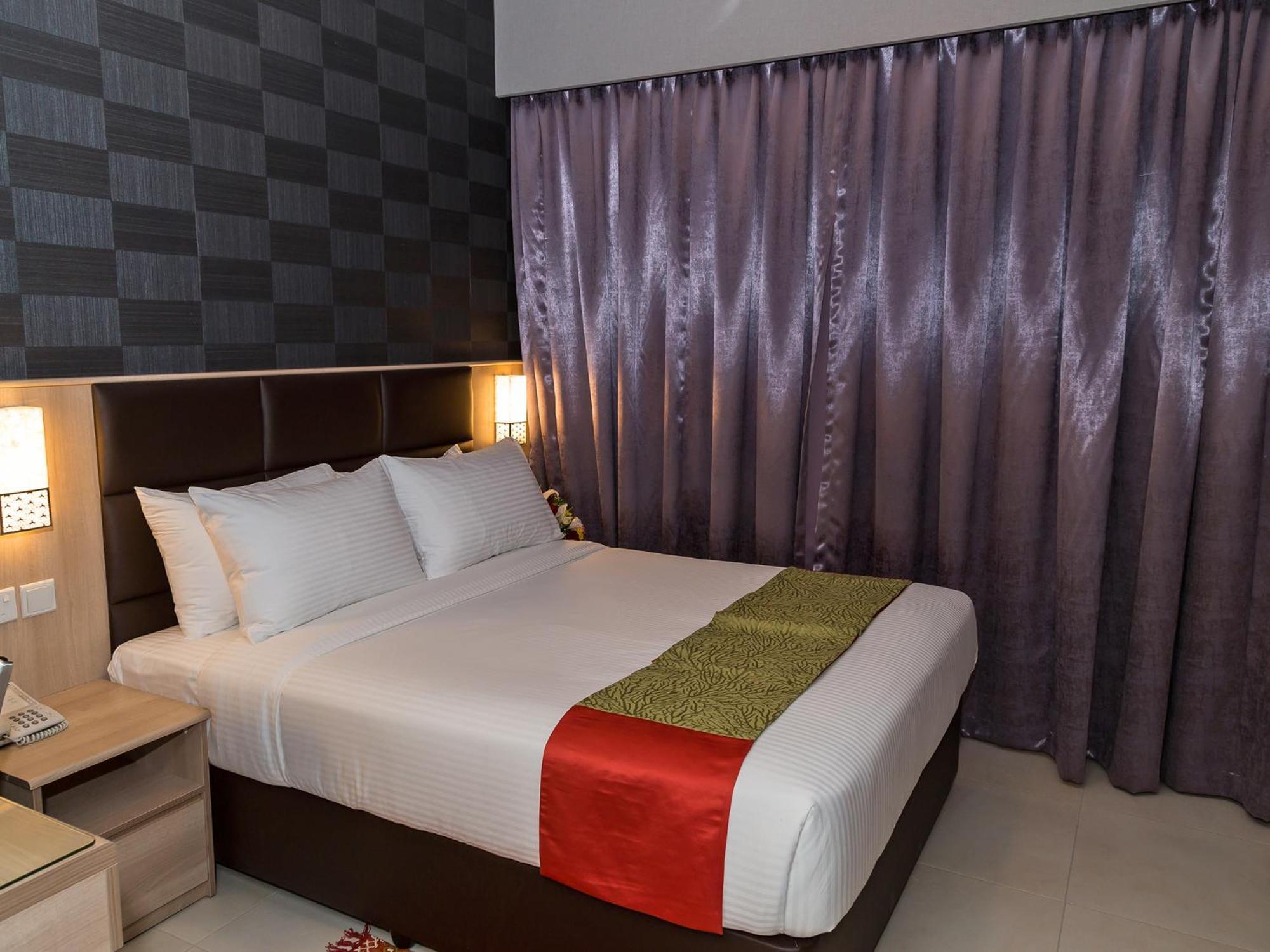 Florida Square Hotel Dubai Oda fotoğraf
